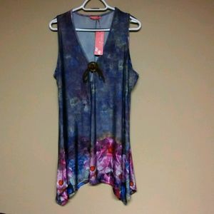 2 for $20 Simply Aster sleeveless shark bite top-NWT